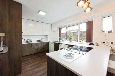 4 bedroom bungalow for sale, Summerhill Road, Waterlooville, Hampshire, PO8