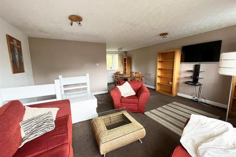 3 bedroom house to rent, Larchwood Drive, Wilmslow, Cheshire