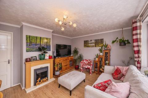 2 bedroom end of terrace house for sale, Priorsdean Crescent, HAVANT, Hampshire, PO9