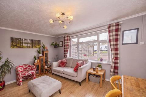 2 bedroom end of terrace house for sale, Priorsdean Crescent, HAVANT, Hampshire, PO9