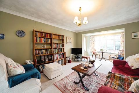 4 bedroom detached house for sale, Chichester Avenue, Hayling Island, PO11