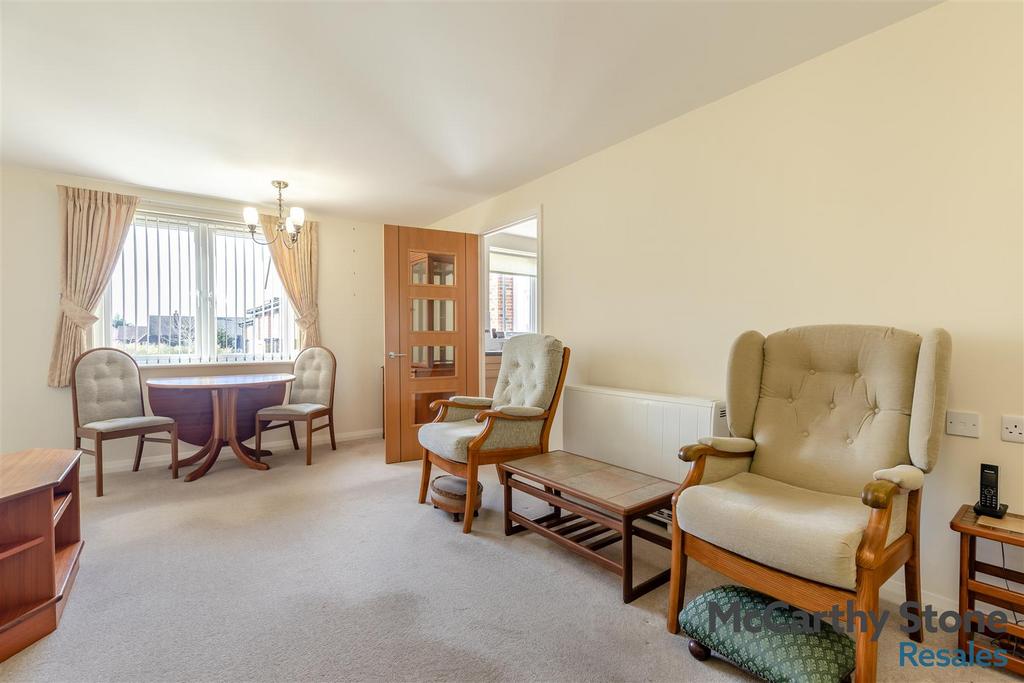 8680514-interior12.jpg