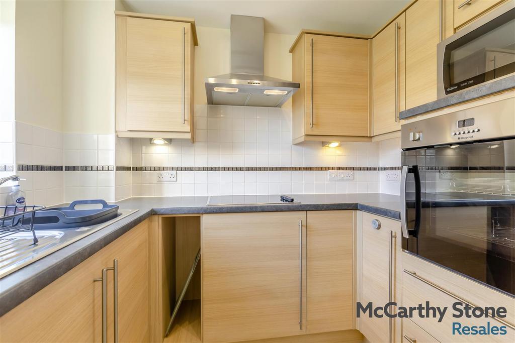 8680514-interior18.jpg