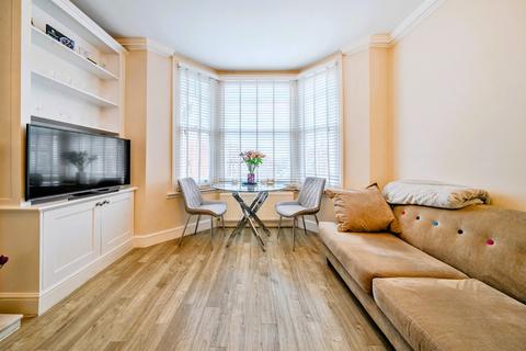 2 bedroom flat for sale, Constantine Road, Belsize Park, London, NW3