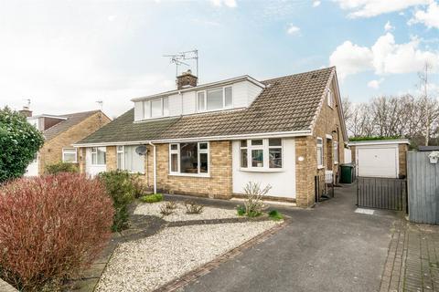 4 bedroom semi-detached bungalow for sale, Courtneys, Selby