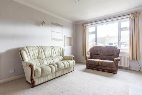 4 bedroom semi-detached bungalow for sale, Courtneys, Selby