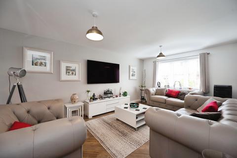 4 bedroom detached house for sale, Oyster Close, Hayling Island, Hampshire, PO11