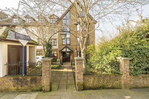 1 bedroom flat for sale, Kingston Road, Teddington TW11
