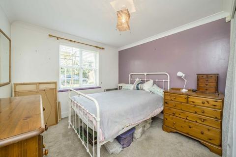 1 bedroom flat for sale, Kingston Road, Teddington TW11