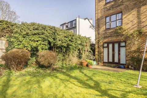 1 bedroom flat for sale, Kingston Road, Teddington TW11