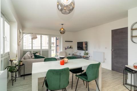 1 bedroom flat for sale, Holmesley Road, WD6 1AQ