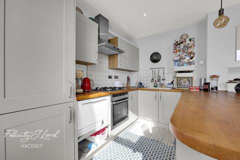 2 bedroom flat for sale, Kingsland Road, London E8