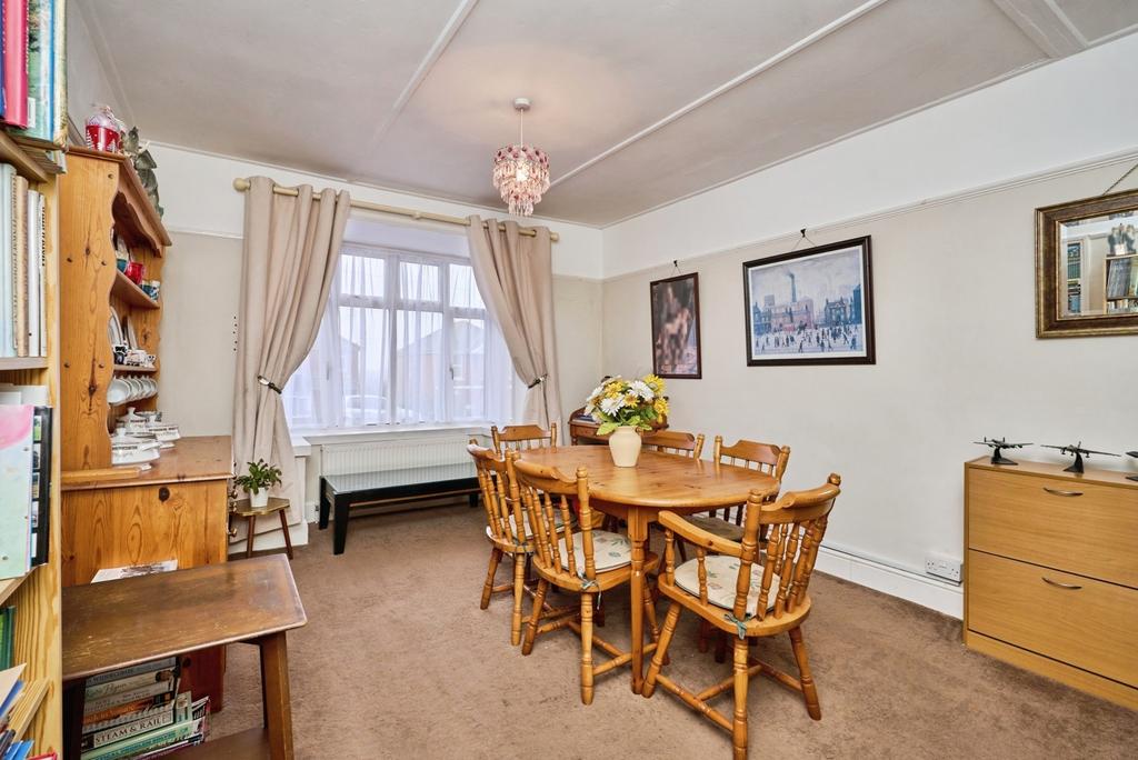 Bedroom 3/Dining
