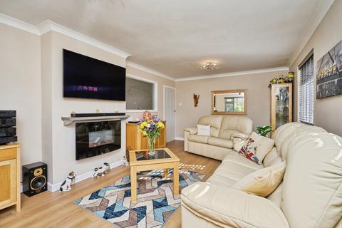 3 bedroom bungalow for sale, Wilver Road, Newport, Isle of Wight, PO30