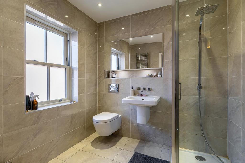 104556 4 Queensbury Gardens-19.jpg