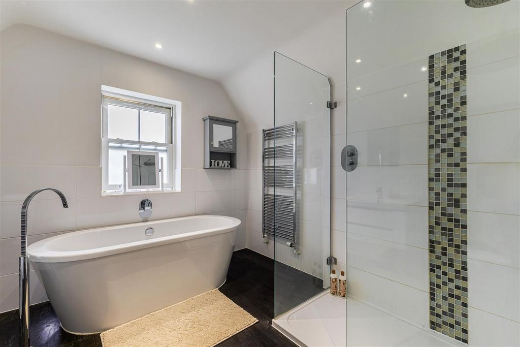 104556 4 Queensbury Gardens-20.jpg