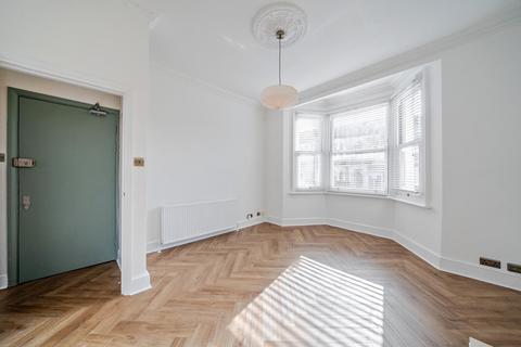 1 bedroom flat for sale, Ringford Road, London, SW18