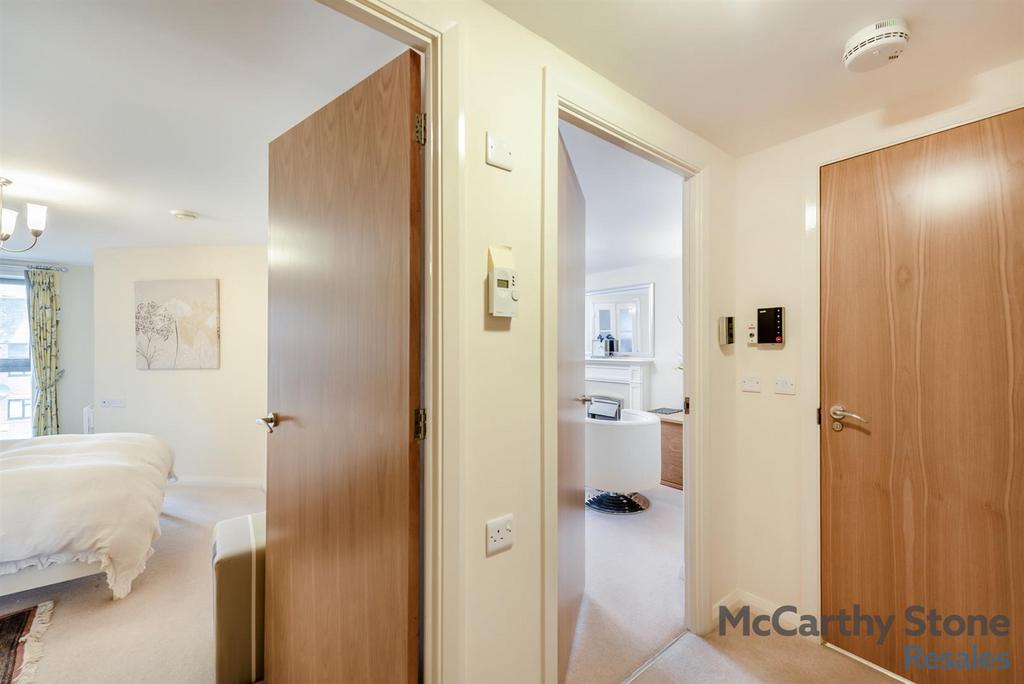 8680099-interior08.jpg