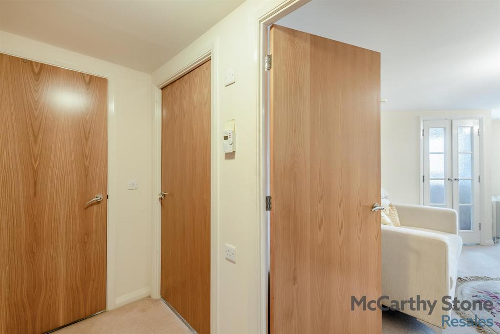 8680099-interior09.jpg