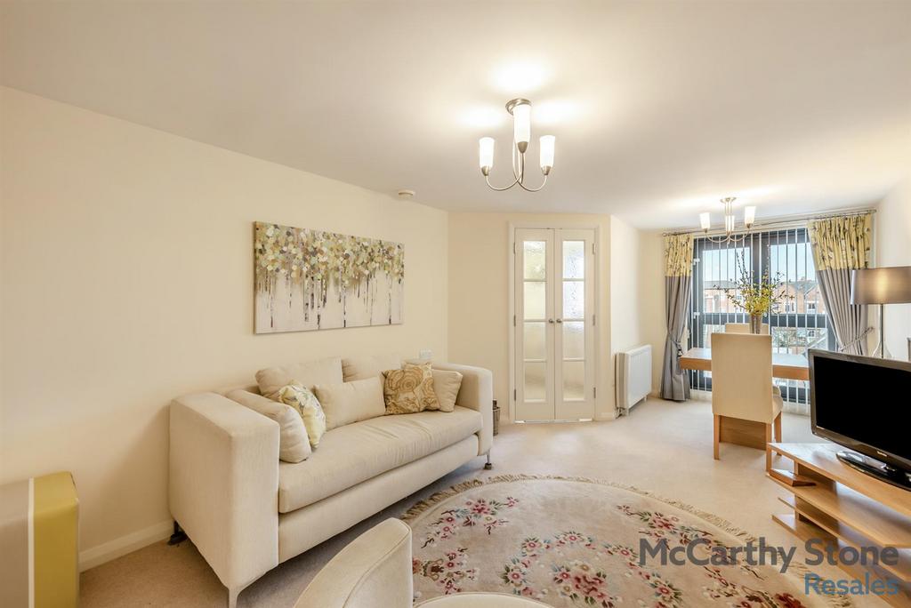 8680099-interior15.jpg