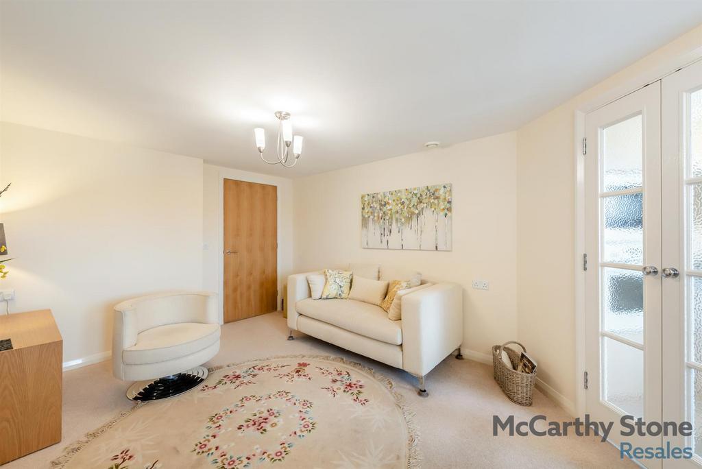 8680099-interior16.jpg
