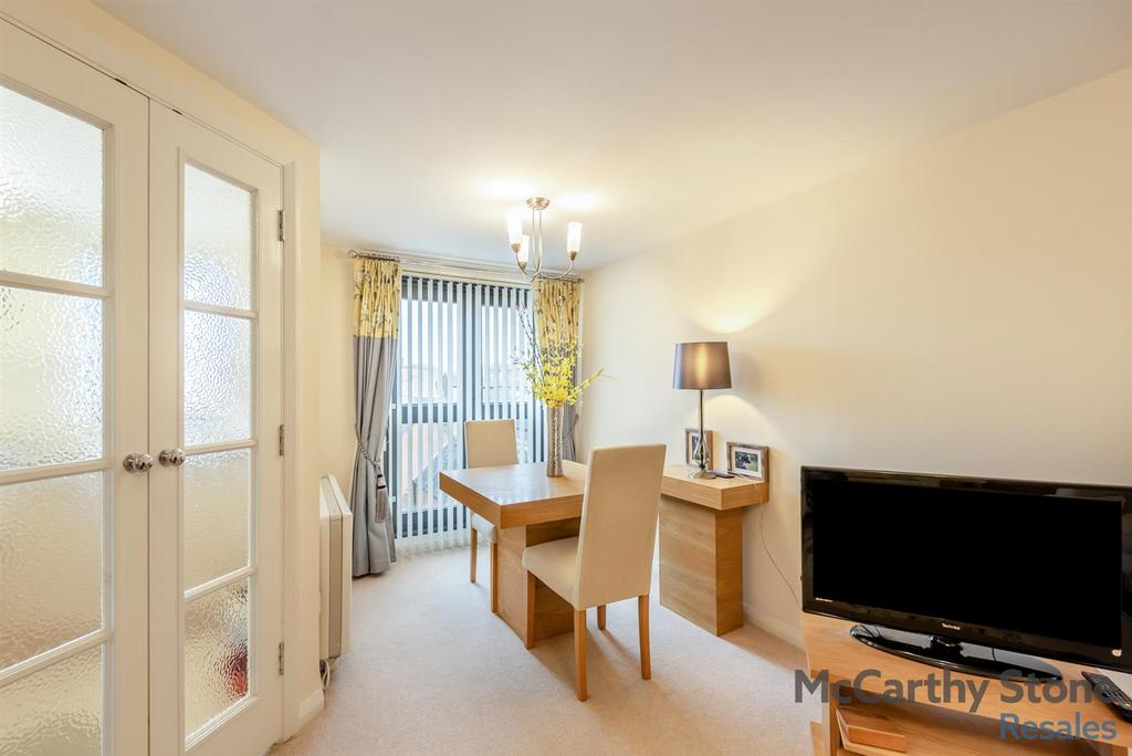 8680099-interior13.jpg