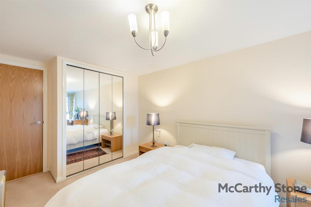 8680099-interior05.jpg