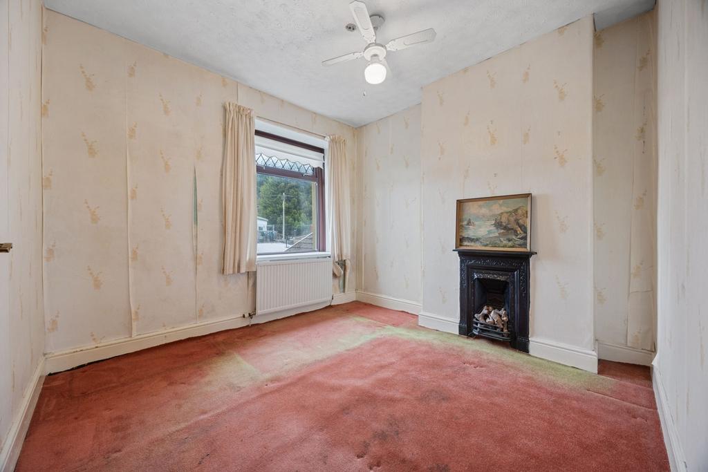Bedroom 1 (rear)