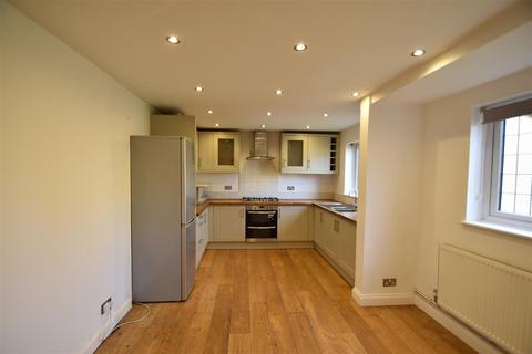 3 bedroom house to rent, Braemar Close, Stevenage SG2