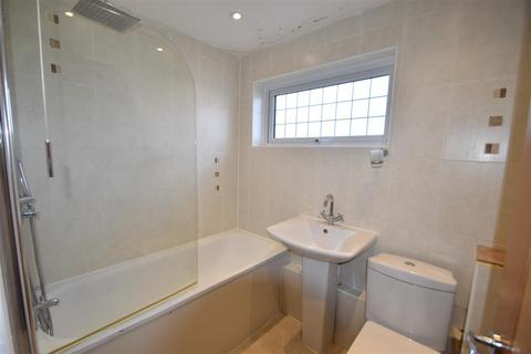 3 bedroom house to rent, Braemar Close, Stevenage SG2