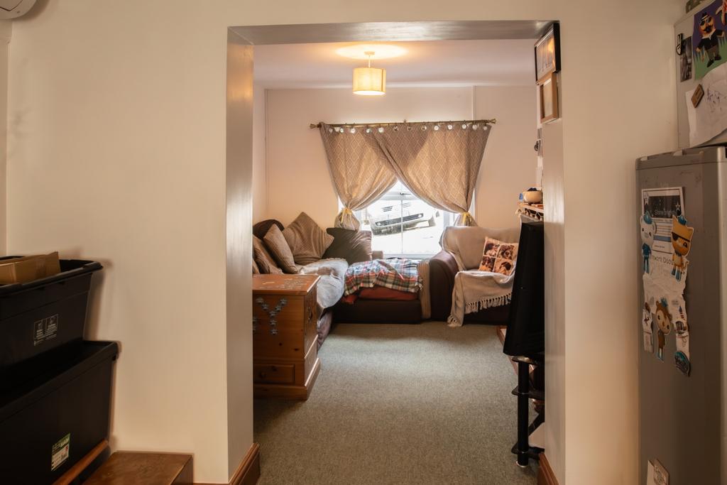 8 Market Street TPS 01208 74182-2
