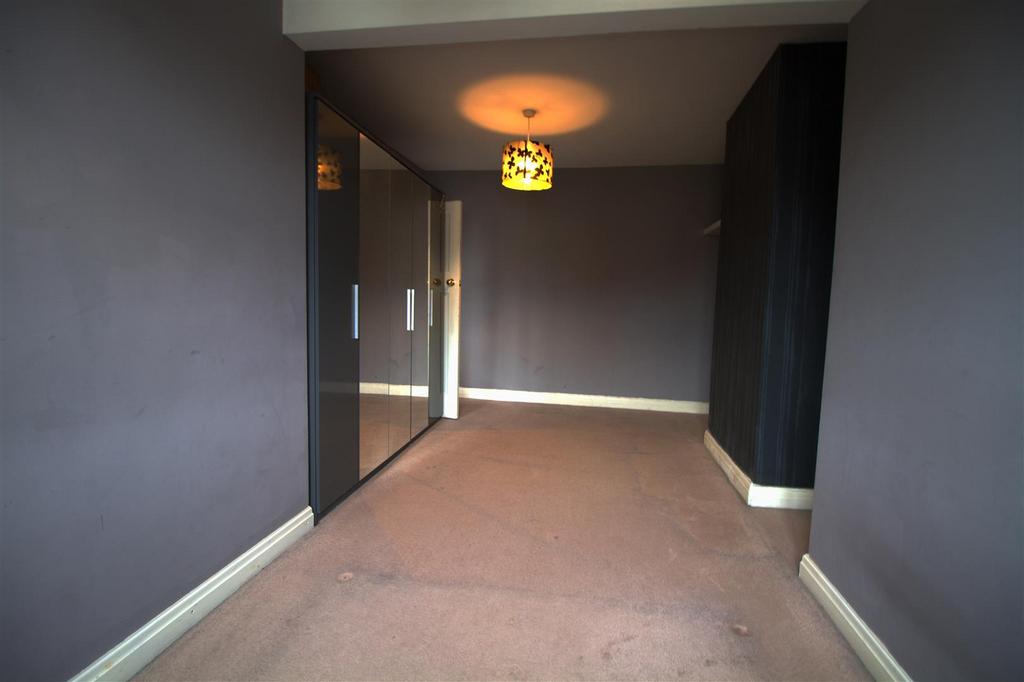 Bedroom..jpg