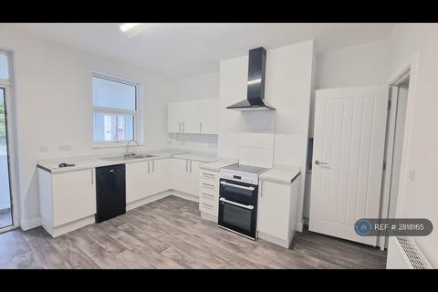 2 bedroom terraced house to rent, Summer Lane, Barnsley, S73