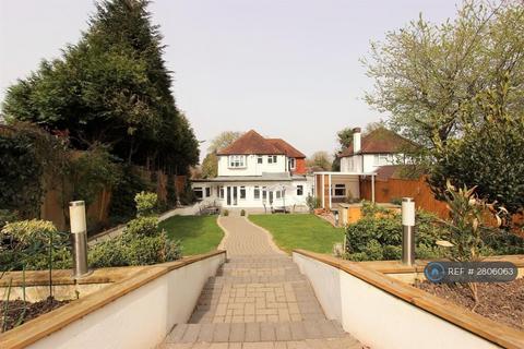 5 bedroom detached house to rent, Burgh Wood, Banstead, SM7