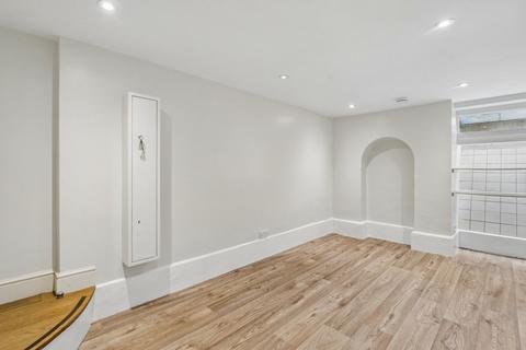 undefined, Sarratt Hall, Sarratt, Rickmansworth, Hertfordshire