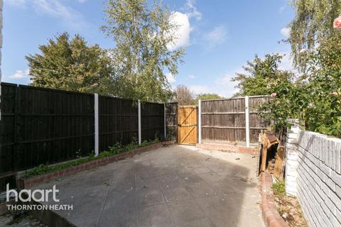 2 bedroom flat for sale, Northwood Road, Thornton Heath