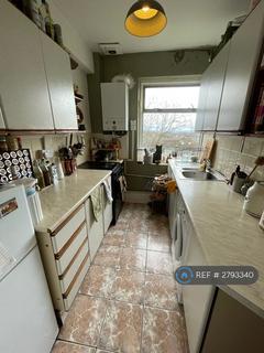 2 bedroom flat to rent, Forest Croft, London, SE23