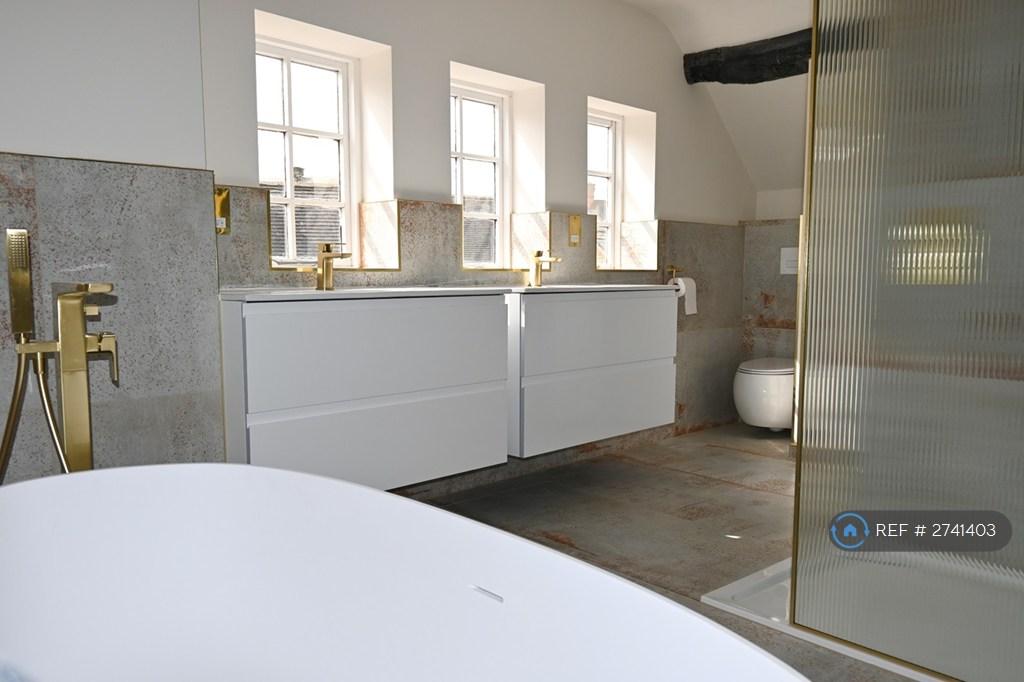 Ensuite