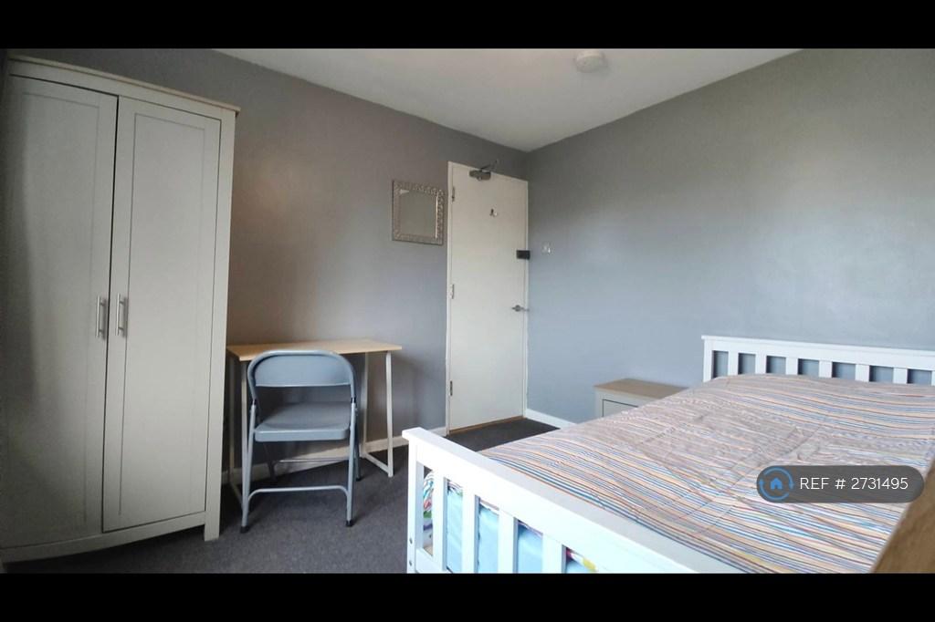 Room To Rent Crawley Town Center