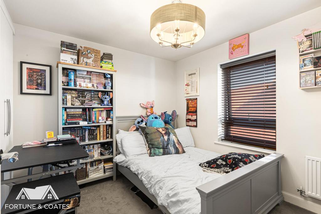 Medlar Close 1.jpg