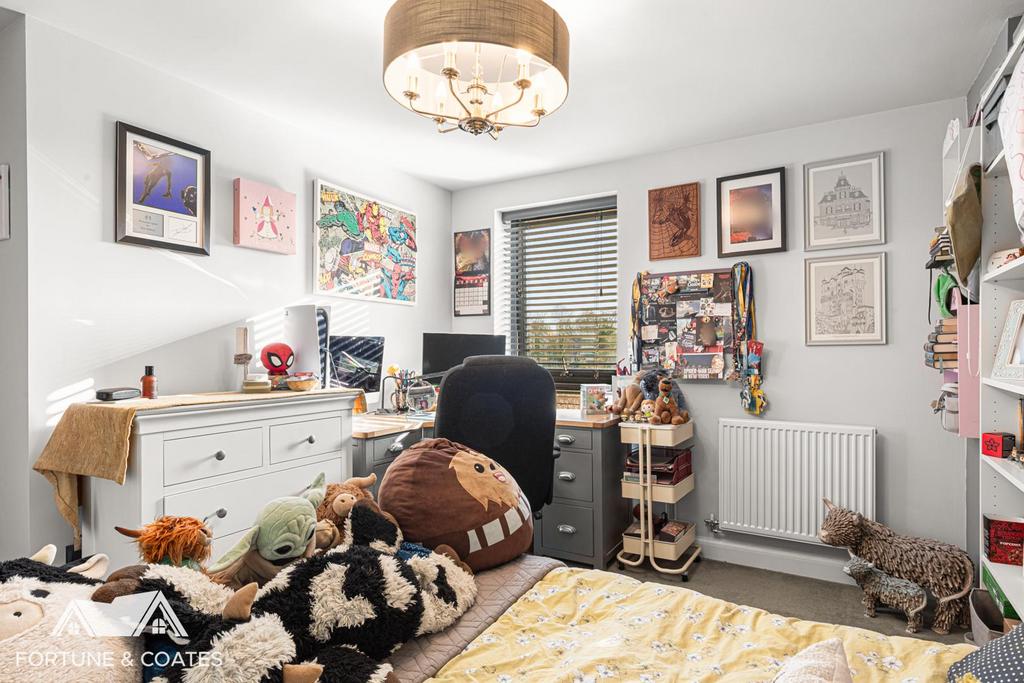 Medlar Close 5.jpg
