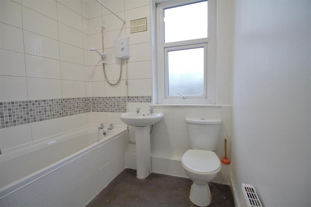 Family bathroom.jpg
