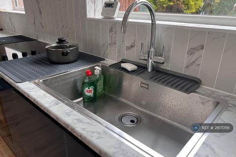 3 bedroom end of terrace house to rent, Altbridge Road, Liverpool, L36