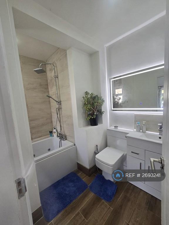 Ensuite With Shower &amp; Jacuzzi Bathtub