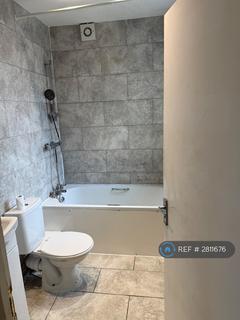 3 bedroom maisonette to rent, St. Stephens Road, West Drayton, UB7