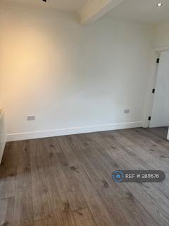 3 bedroom maisonette to rent, St. Stephens Road, West Drayton, UB7