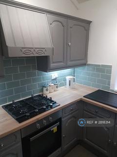 2 bedroom terraced house to rent, Avondale Road, Darwen, BB3