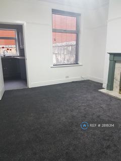 2 bedroom terraced house to rent, Avondale Road, Darwen, BB3