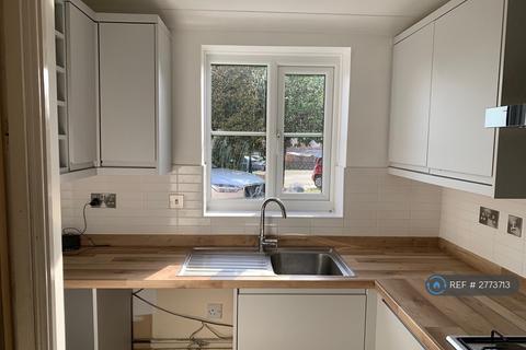 2 bedroom terraced house to rent, Shorefields, Rainham, Gillingham, ME8