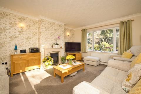 3 bedroom bungalow for sale, Kingsgate Avenue, Broadstairs, Kent, CT10